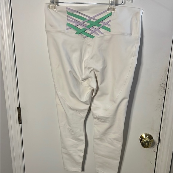 Fabletics Boost PowerHold High-Waisted 7/8 Active Legging Cream/Green/Lavender - Picture 9 of 11